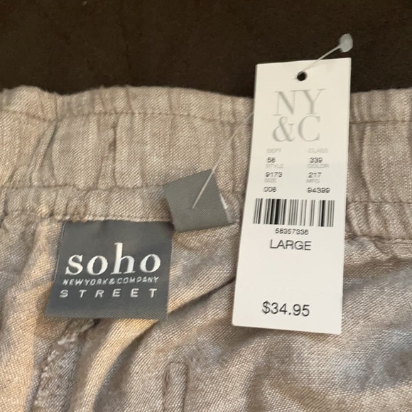 NY and Company Shorts - Picture 3 of 4